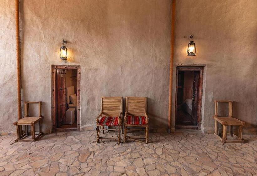 هاستل Antique Inn