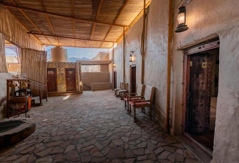 هاستل Antique Inn