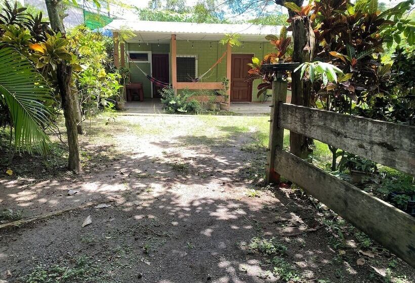 הוסטל Nanda Parbat Hostal