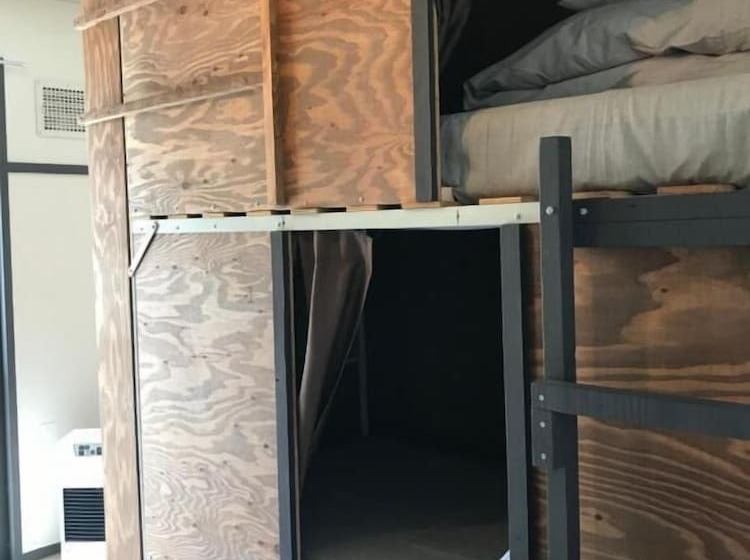 Guest House Ponkotan   Hostel