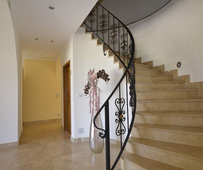 ベッドアンドブレックファースト Vila Relaxmountain