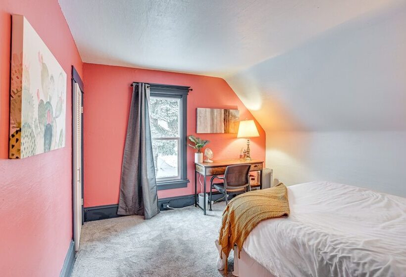 Charming Minneapolis Home W/ Deck, 5 Mi To Central