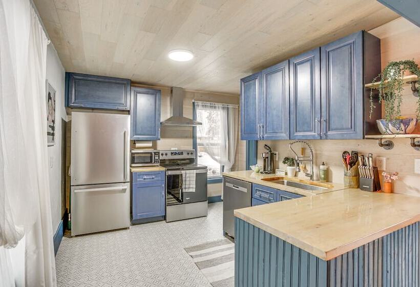 Charming Minneapolis Home W/ Deck, 5 Mi To Central