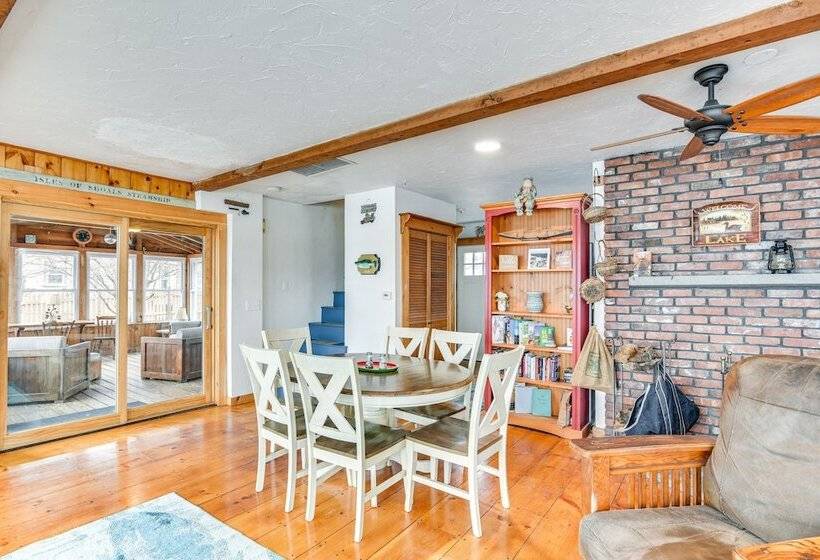 Classic Waterfront Home On Lake Maspenock W/ Grill