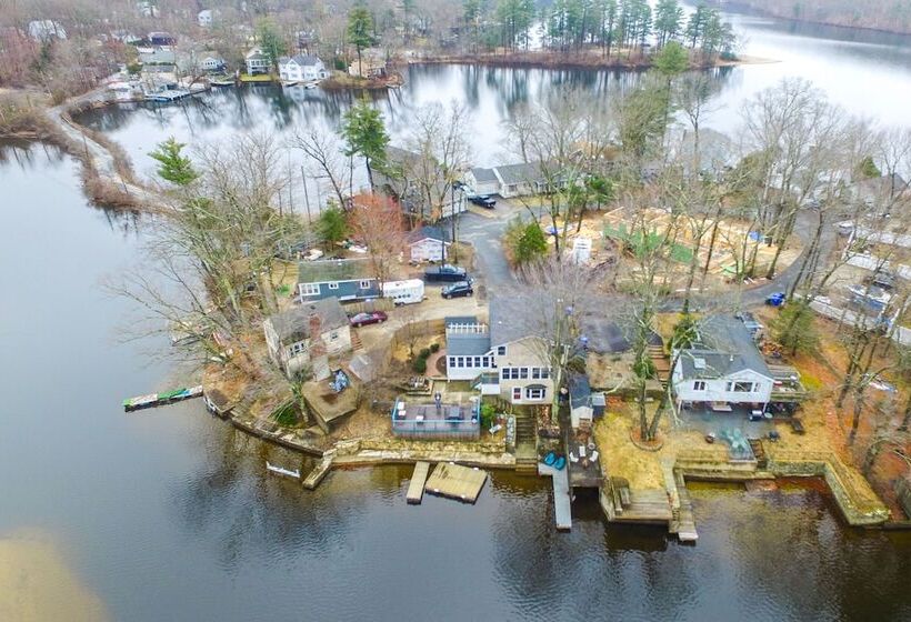 Classic Waterfront Home On Lake Maspenock W/ Grill