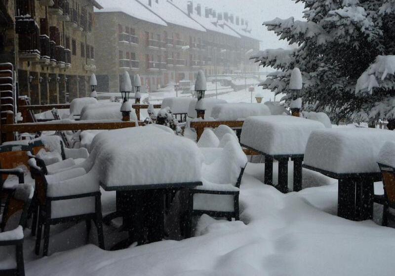 فندق Apartaments Pleta Bona