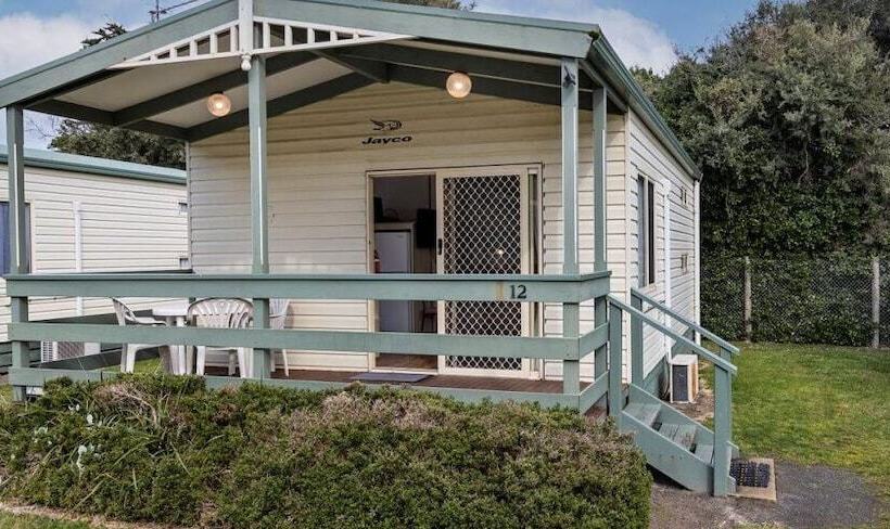 فندق Narrawong Island Holiday Park