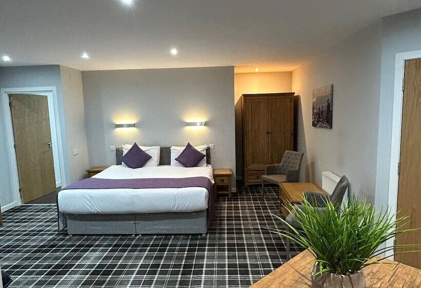 Crown Court Hotel & Bar