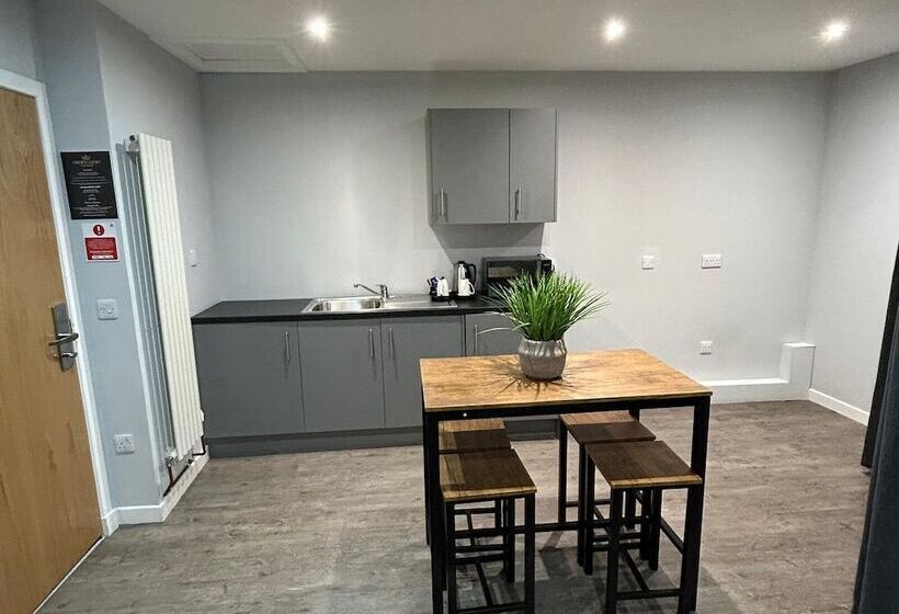 Crown Court Hotel & Bar