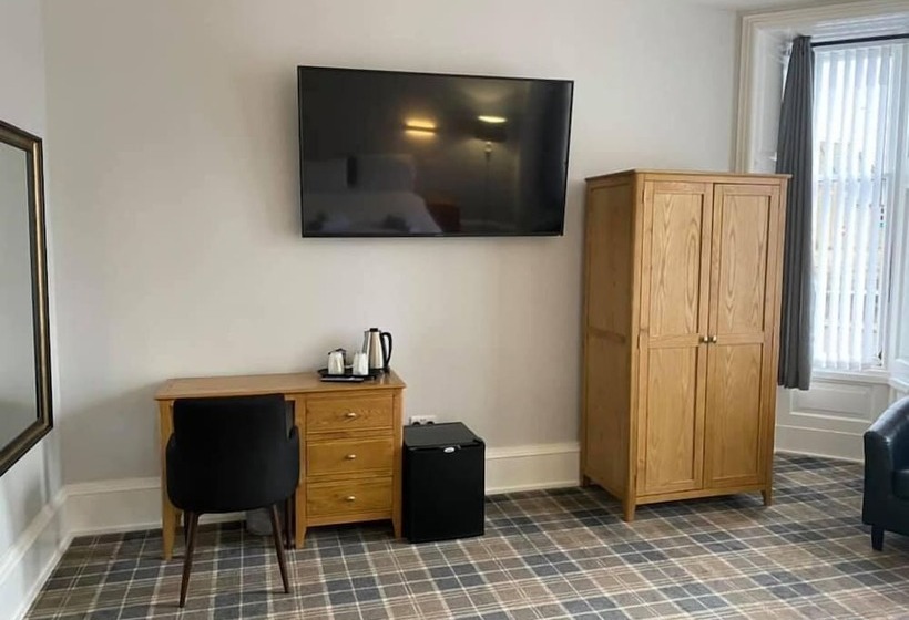 Crown Court Hotel & Bar