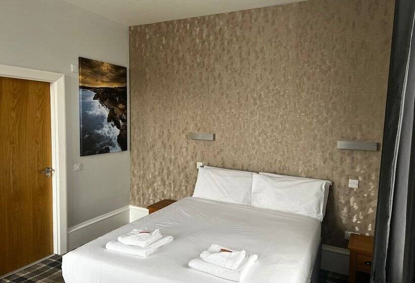 Crown Court Hotel & Bar