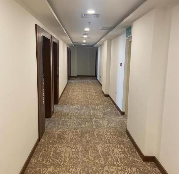 هتل Dolphin Continental