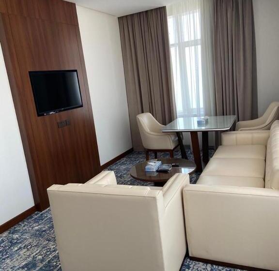 هتل Dolphin Continental