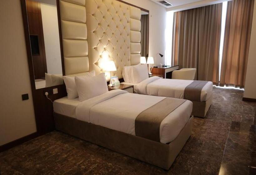 هتل Dolphin Continental