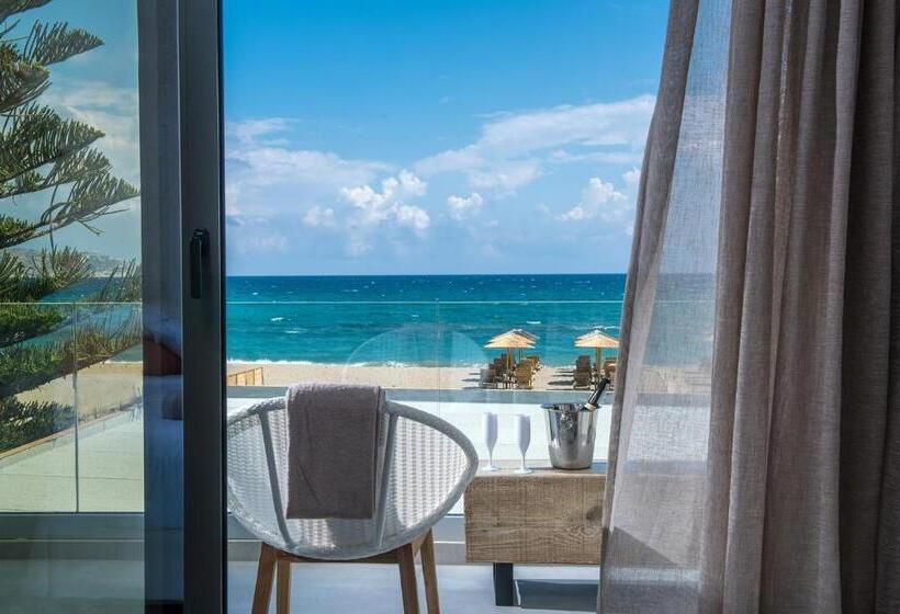 Отель Enorme Teatro Beach