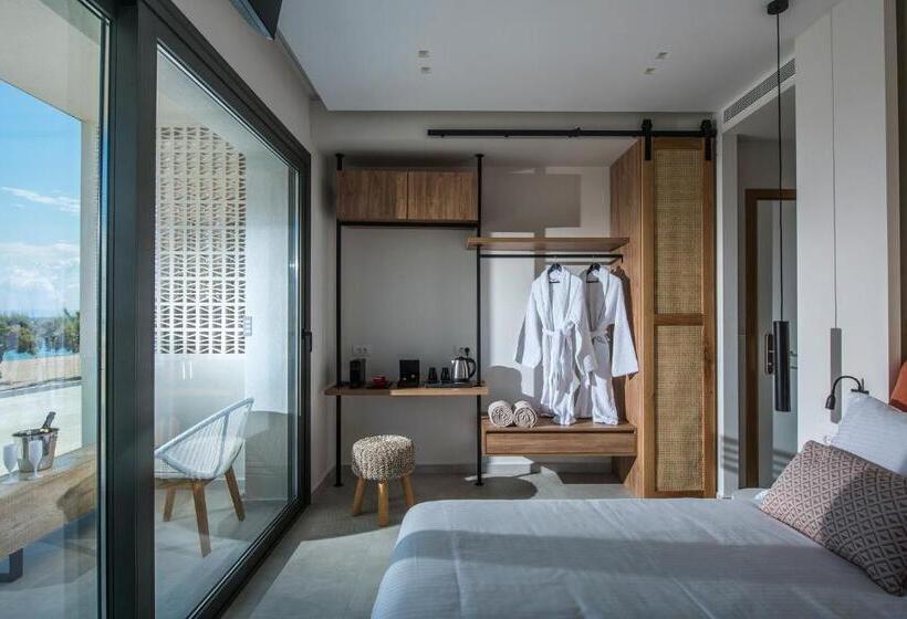 Отель Enorme Teatro Beach