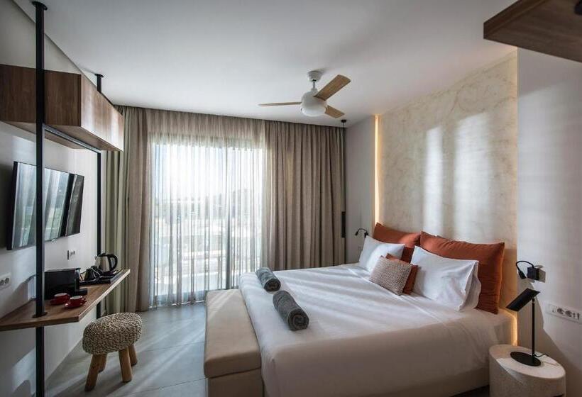 Отель Enorme Teatro Beach