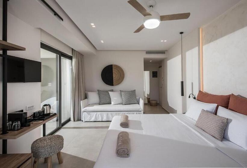 Отель Enorme Teatro Beach