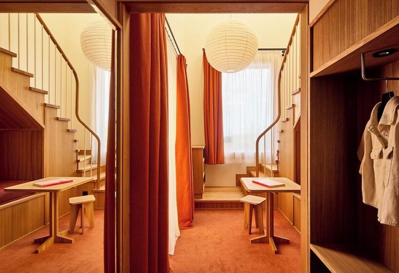 Отель Grand Mess Clermont Ferrand