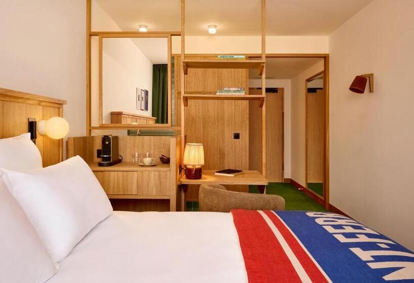 Отель Grand Mess Clermont Ferrand