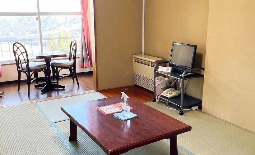 فندق Ishiuchi Ski Center