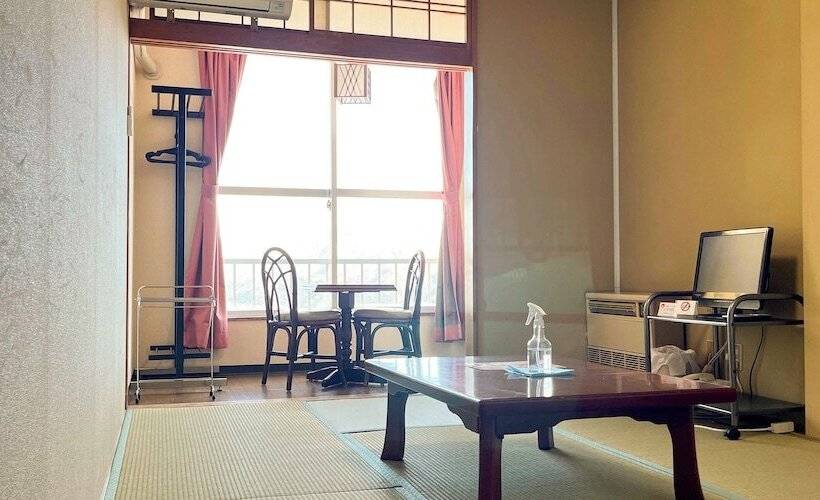 فندق Ishiuchi Ski Center