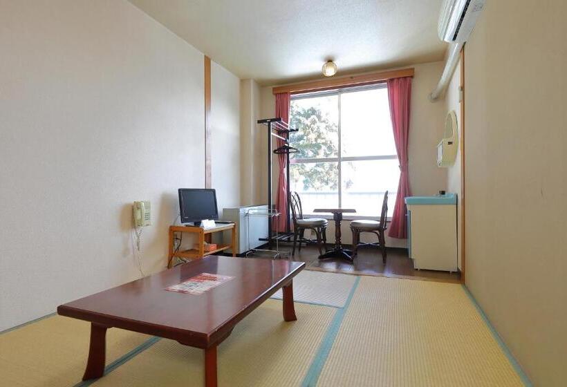 فندق Ishiuchi Ski Center