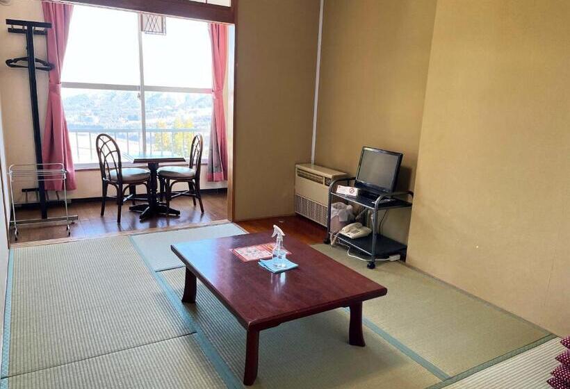 فندق Ishiuchi Ski Center