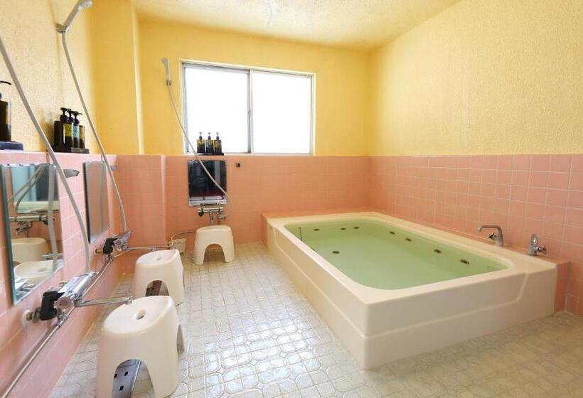 فندق Ishiuchi Ski Center