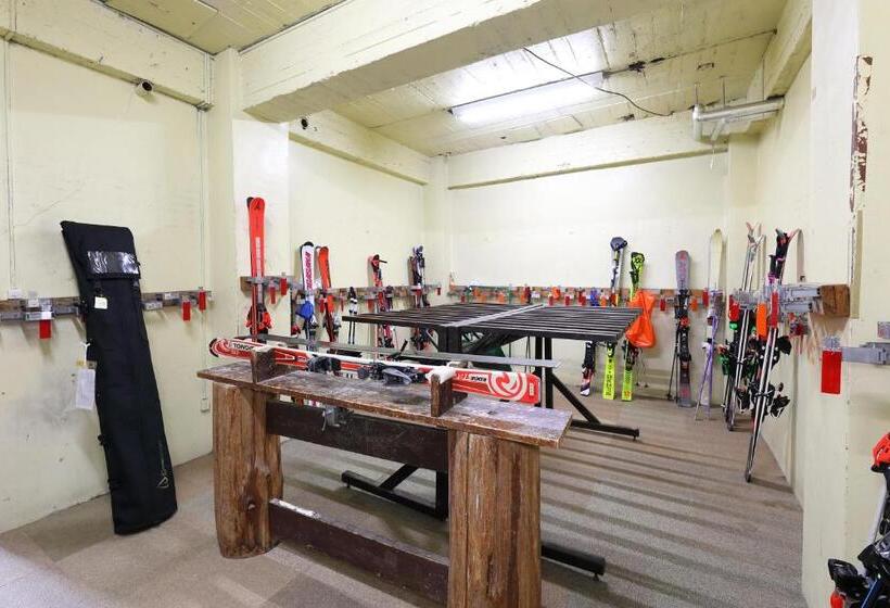 فندق Ishiuchi Ski Center