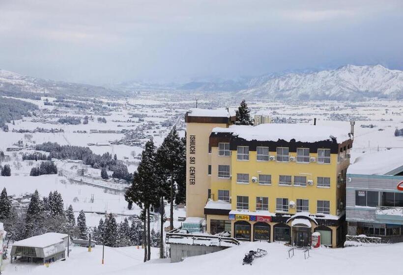 فندق Ishiuchi Ski Center
