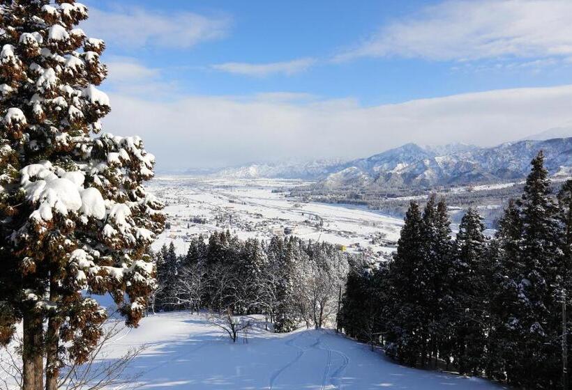 فندق Ishiuchi Ski Center