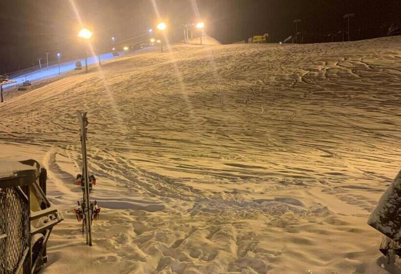 فندق Ishiuchi Ski Center