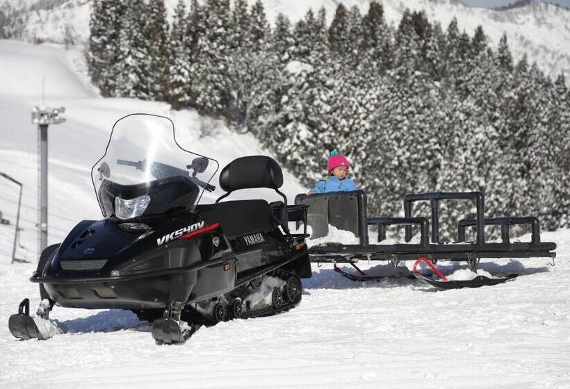 فندق Ishiuchi Ski Center