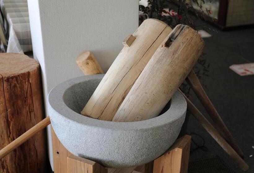 فندق Ishiuchi Ski Center