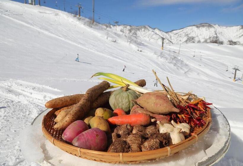 فندق Ishiuchi Ski Center