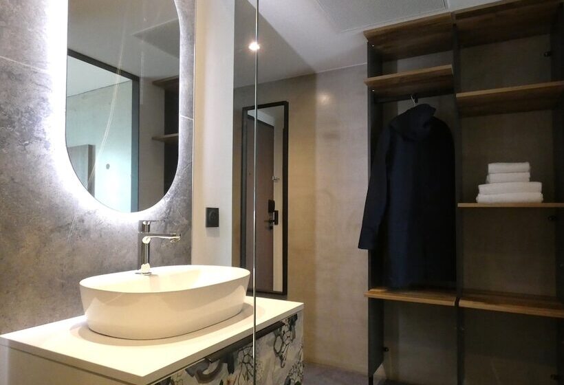 ホテル Kyriad Chateauroux Nord Aeroport