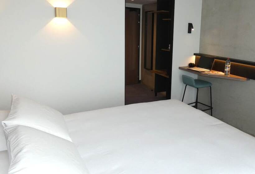 ホテル Kyriad Chateauroux Nord Aeroport