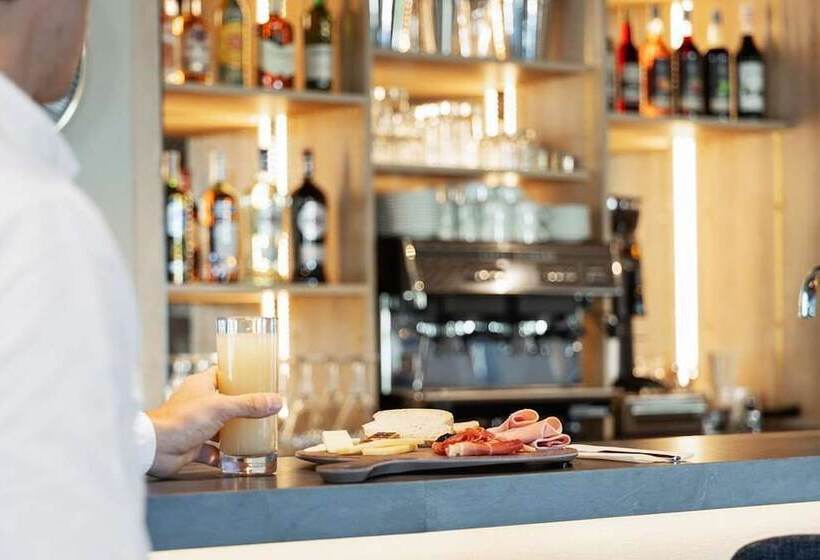 בית מלון כפרי Kyriad Limoges Ester