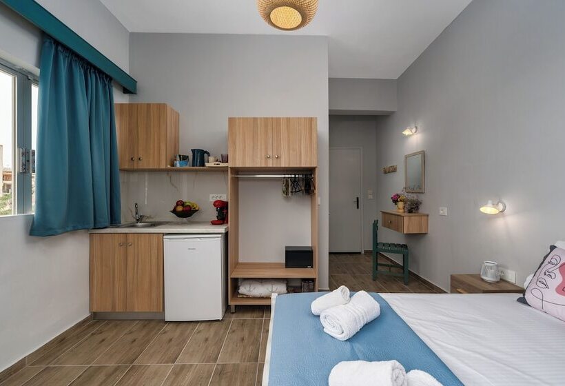 בית מלון כפרי Laconia Domus   Plytra