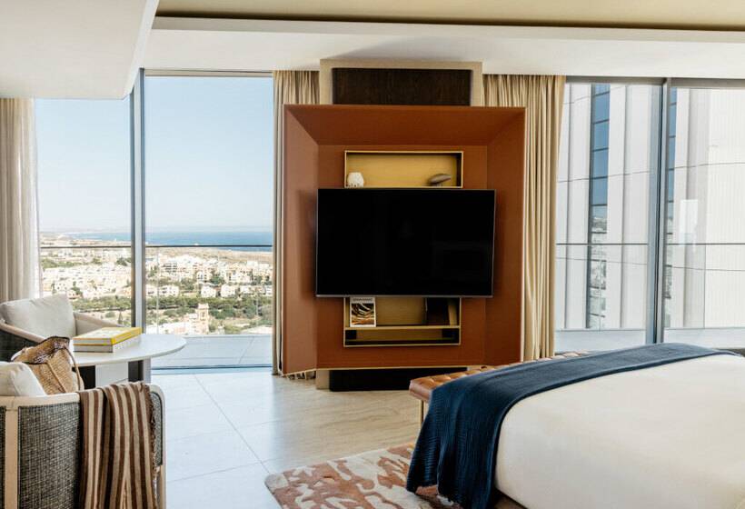 هتل Me Malta by Meliá