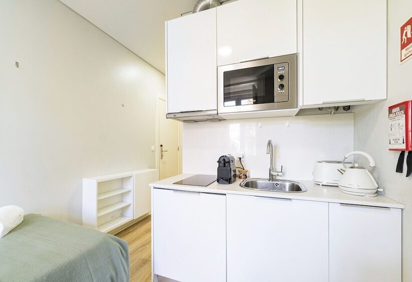 هتل Metropolitan Lisbon Janelas Verdes