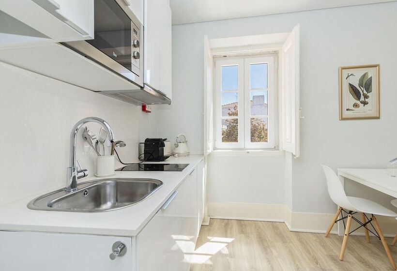 هتل Metropolitan Lisbon Janelas Verdes