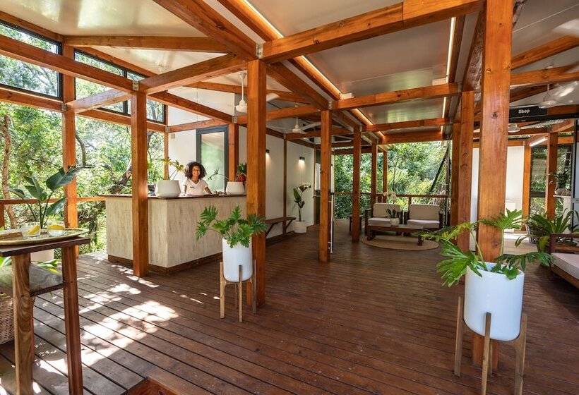 ホテル Ponta Membene