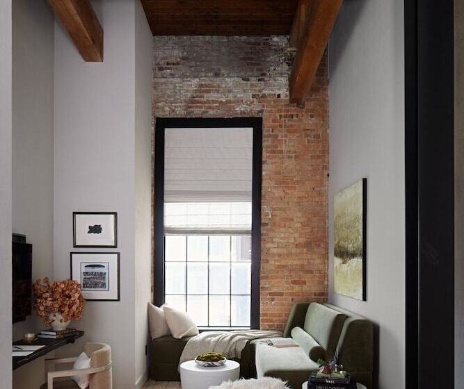 هتل Rivet House