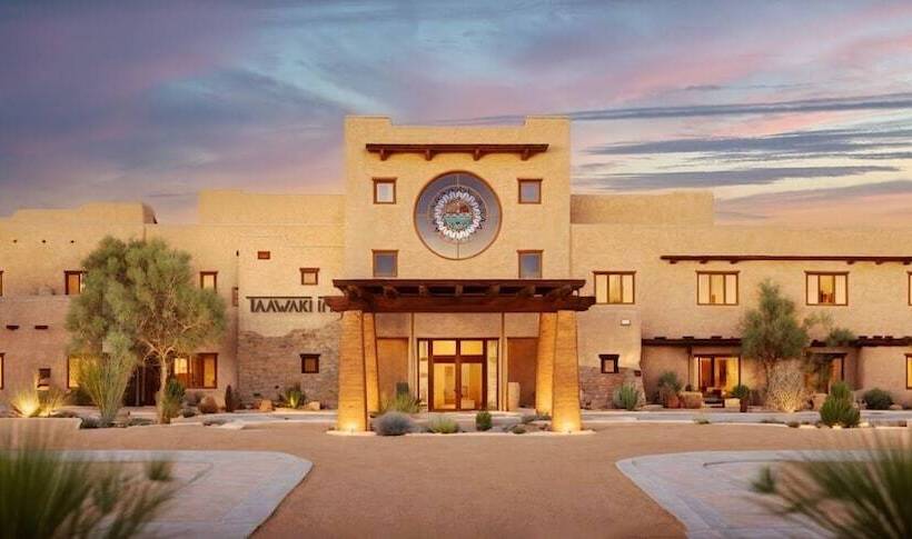 فندق Taawaki Inn