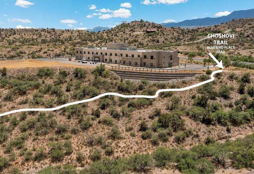 فندق Taawaki Inn