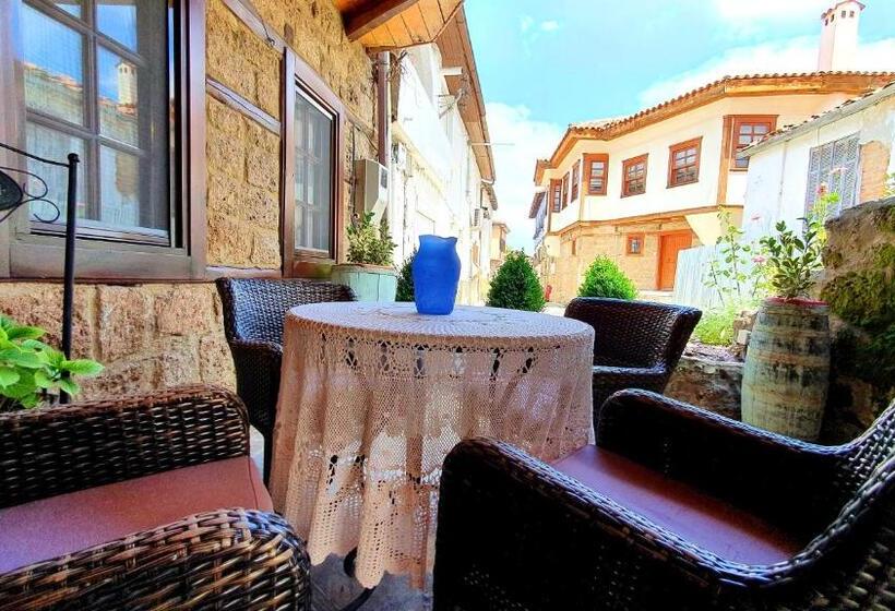 ホテル Varosi Guesthouse