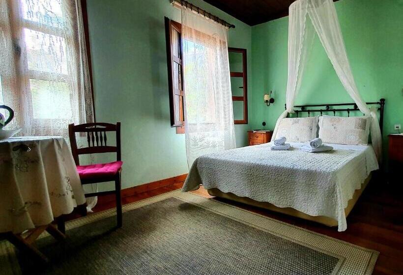 ホテル Varosi Guesthouse