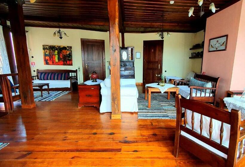 ホテル Varosi Guesthouse